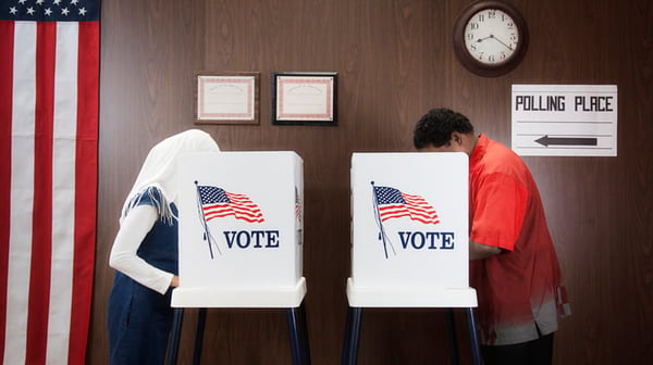 US-voting booth